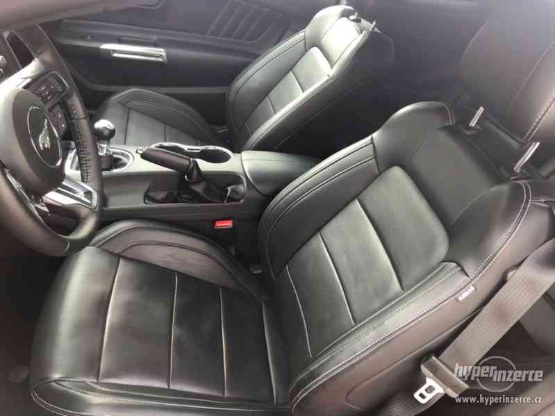 Ford Mustang - foto 5