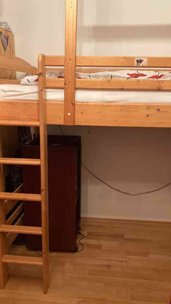 Zvýšená postel z masivu - foto 5