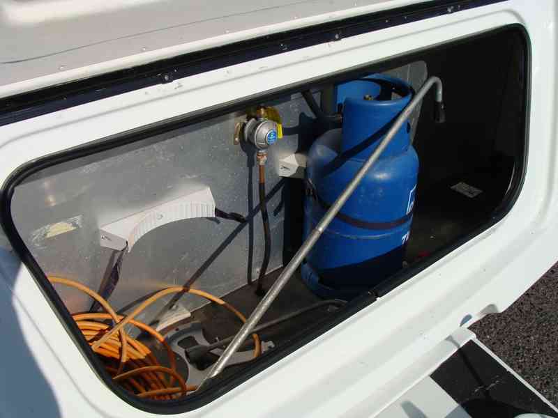 Karavan Elddis Xplore 402 rok 2015 - foto 10