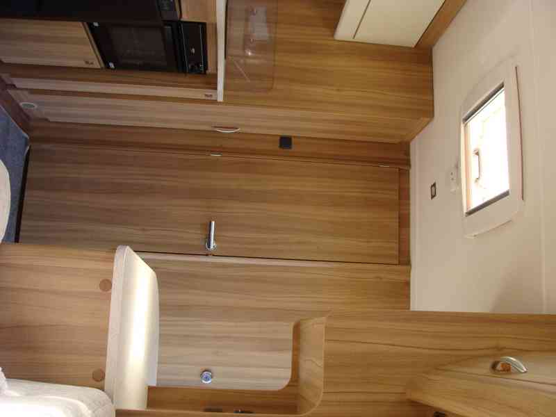 Karavan Elddis Xplore 402 rok 2015 - foto 17