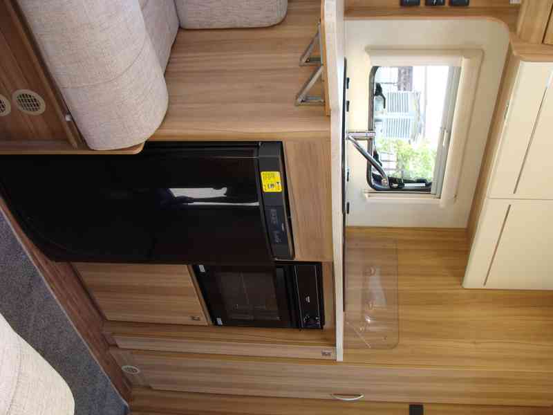 Karavan Elddis Xplore 402 rok 2015 - foto 16