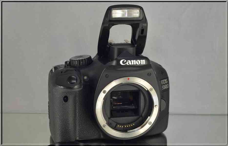 Canon EOS 550D + Objektiv EFS 18-55mm  jen 8500 exp. - foto 5