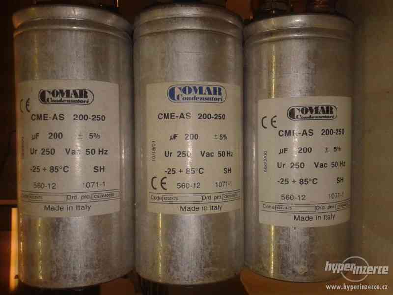 Kondenzátory v baterii Comar CME AS 200mikrF. - foto 3