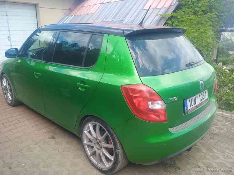 Škoda Fabia 1,4   II RS TSI 132 kW DSG – 2012 - foto 17