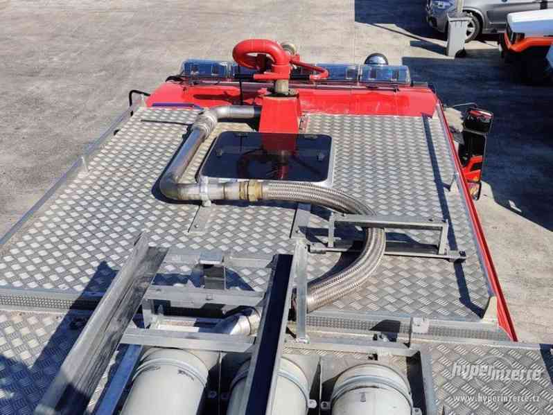 Prodáme hasičské  DAF  Turbo 4×4,  5000L vody - foto 2