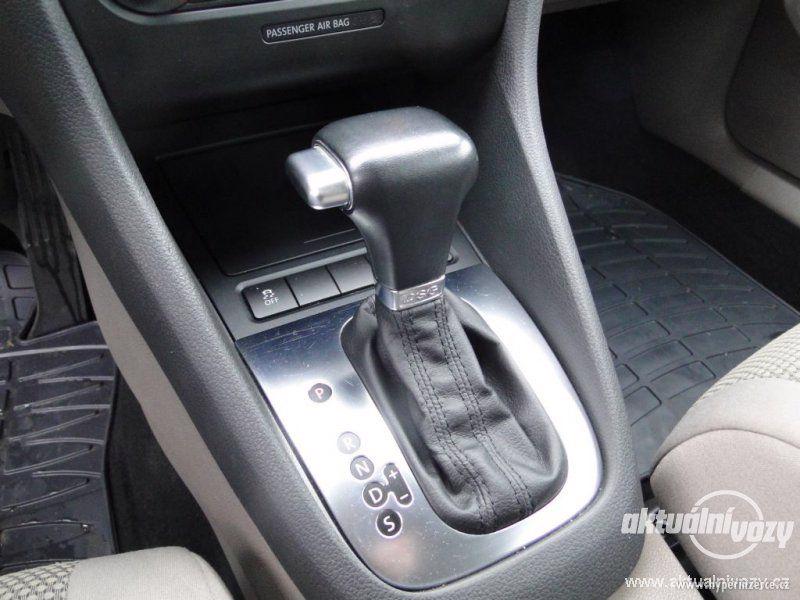 Volkswagen Golf 1.6, nafta, automat, RV 2010, navigace - foto 20