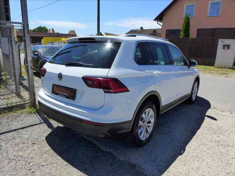 Volkswagen Tiguan 2,0 TDi 110KW NAVI APP 1.MAJ - foto 3
