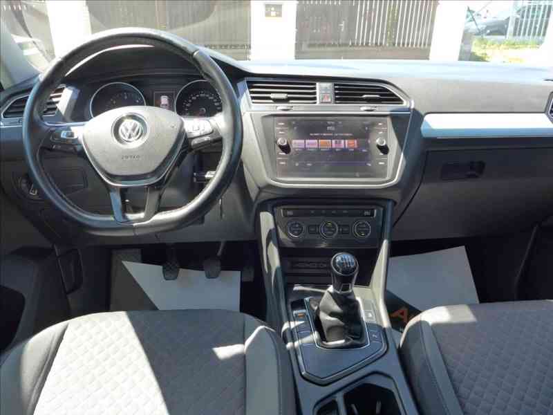 Volkswagen Tiguan 2,0 TDi 110KW NAVI APP 1.MAJ - foto 7