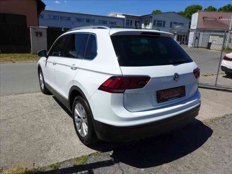 Volkswagen Tiguan 2,0 TDi 110KW NAVI APP 1.MAJ - foto 4
