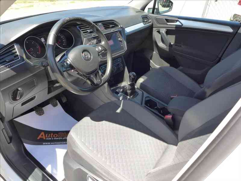 Volkswagen Tiguan 2,0 TDi 110KW NAVI APP 1.MAJ - foto 5