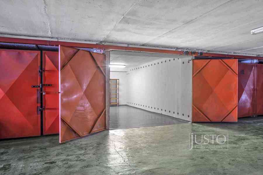 Prodej garáže, 17 m², Praha 8 - Troja - foto 1