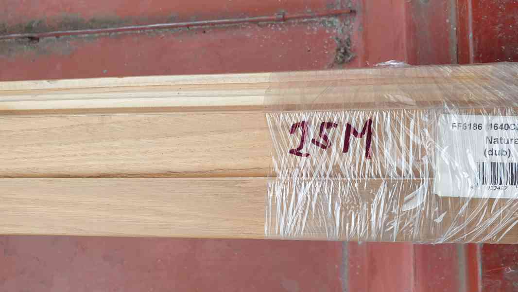 Prodám zbytky dřevěných podlahových lišt. Jedna lišta 2,5m. - foto 2