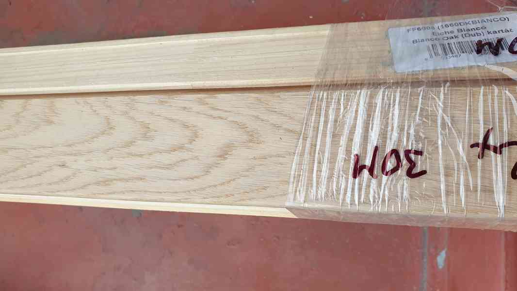 Prodám zbytky dřevěných podlahových lišt. Jedna lišta 2,5m. - foto 3