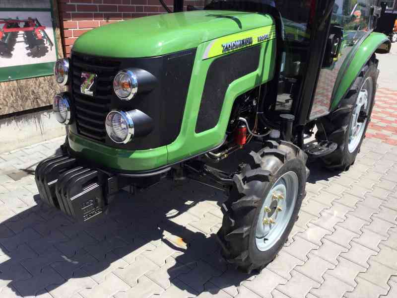 Traktor ZOOMLION CR254 s kabinou, bohatá výbava - foto 7