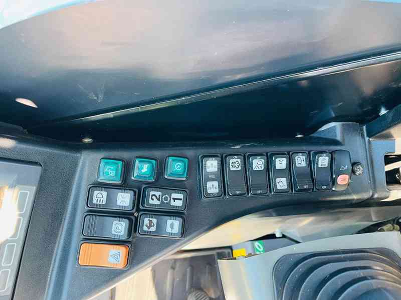 Kolové rypadlo Takeuchi TB295W (Možnost leasingu) - foto 14