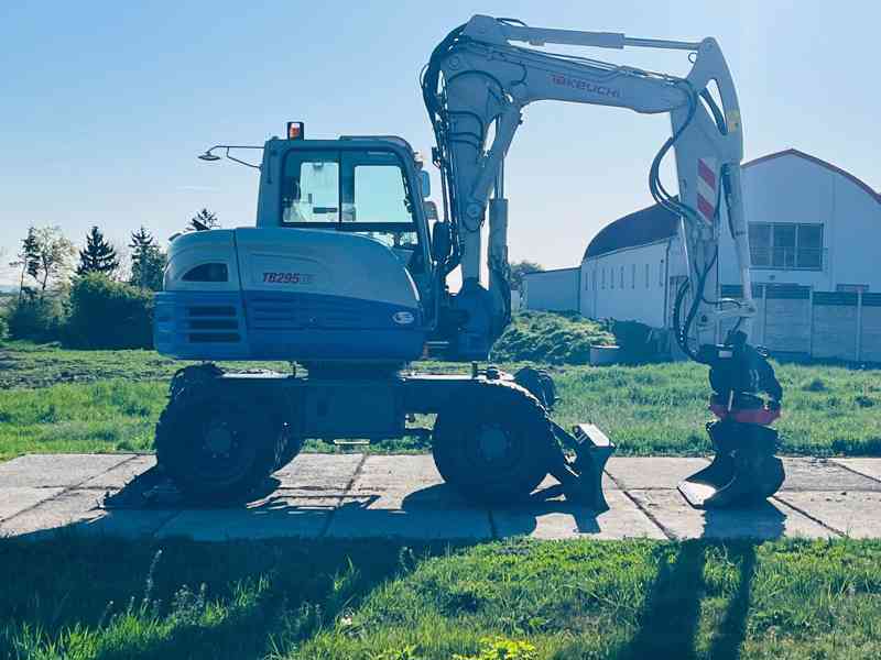 Kolové rypadlo Takeuchi TB295W (Možnost leasingu) - foto 5