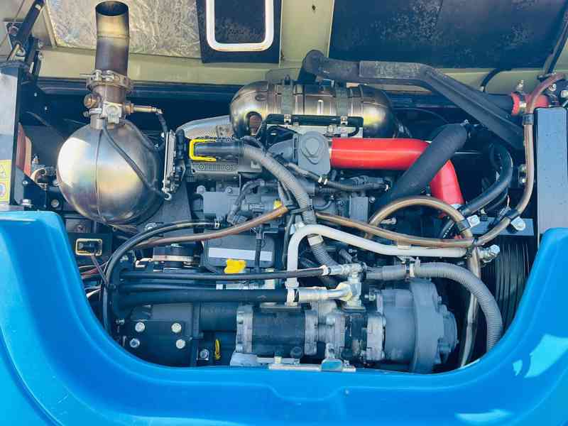 Kolové rypadlo Takeuchi TB295W (Možnost leasingu) - foto 12