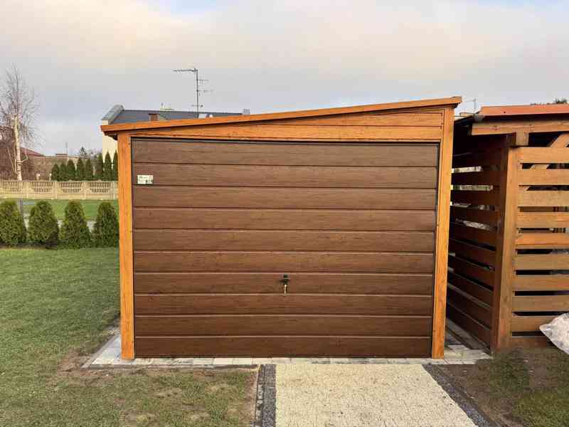 Plechova garáž 3x4,5m -  výklopná vrata - světlý ořech TS974 - foto 3
