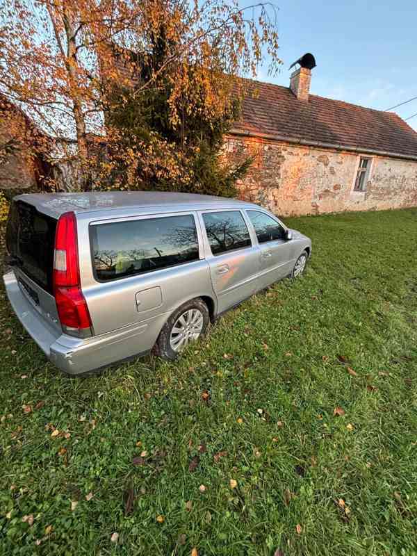 Volvo v 70 - foto 4