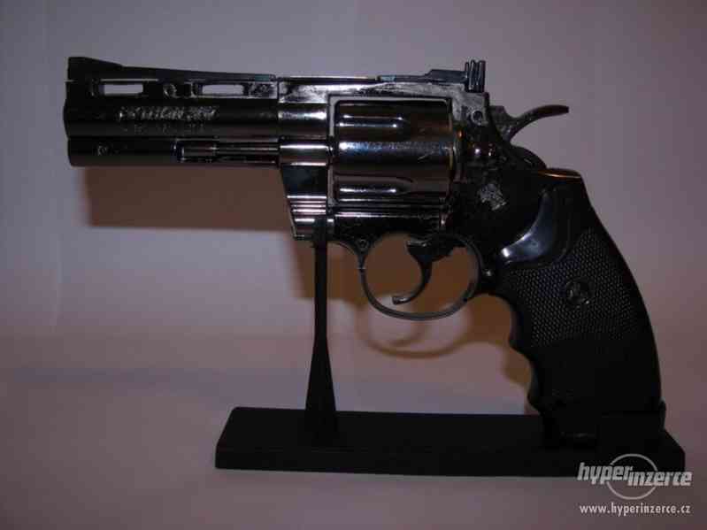 Pistole PYTHON 357 jako zapalovač (revolver) Zapalovač - foto 4