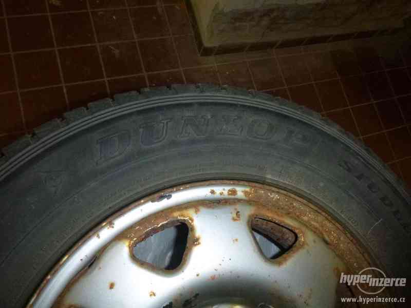 Prodám zimní pneu Dunlop - foto 6