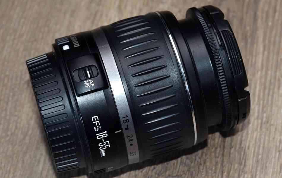 Canon EFs 18-55mm f/3.5-5.6 IS II - foto 4