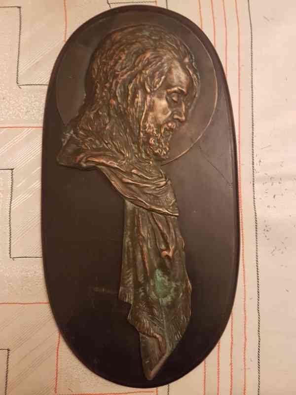 Bronzová plastika basreliéf profilu Krista se svatozáří - foto 1
