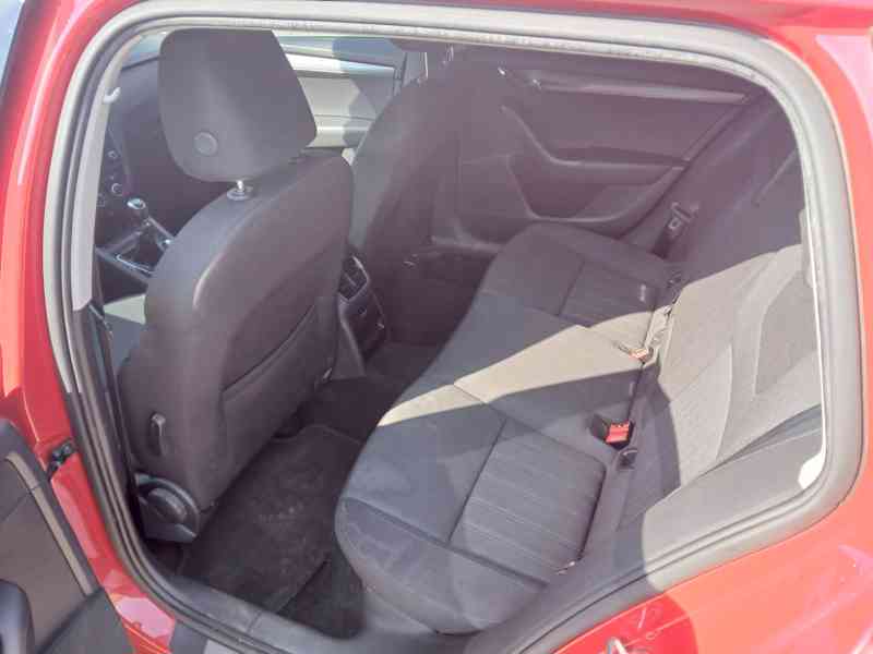 ŠKODA Octavia Combi Style 1,6 TDI 85 kW - foto 10