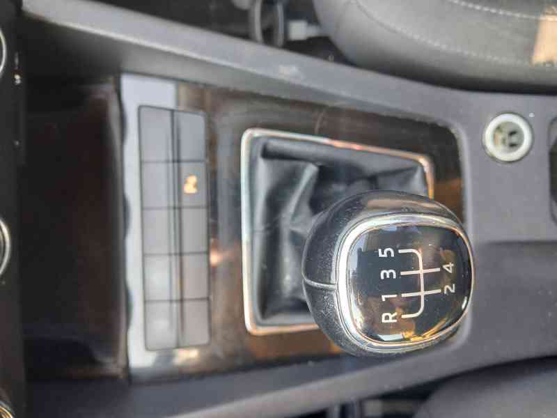 ŠKODA Octavia Combi Style 1,6 TDI 85 kW - foto 26