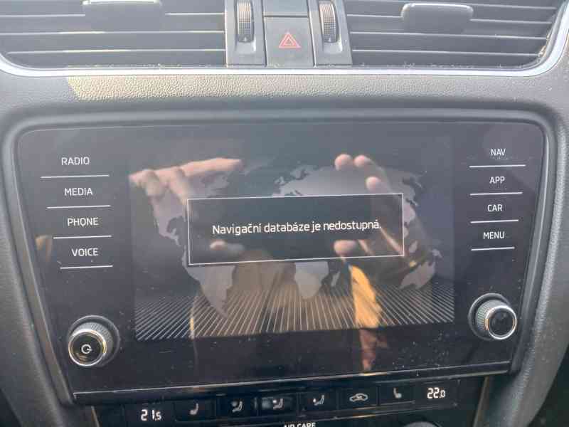 ŠKODA Octavia Combi Style 1,6 TDI 85 kW - foto 21