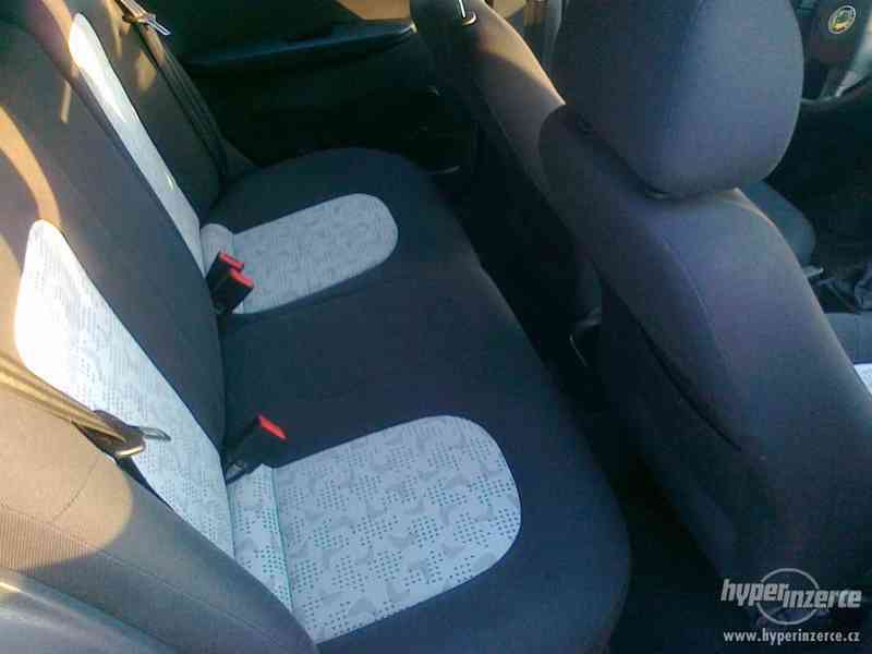 Prodám ŠKODA FÁBIA COMBI - foto 5