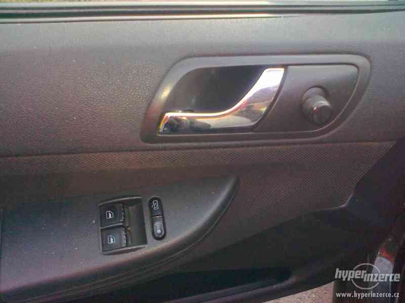 Prodám ŠKODA FÁBIA COMBI - foto 9