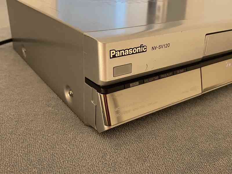 S-VHS video Panasonic, HIFI stero, 6 hlav, ovladač - foto 2