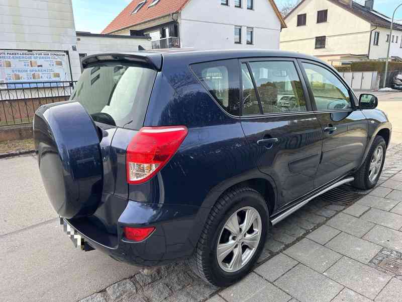 Toyota RAV 4 2.0i 4x4 Executive Aut. benzín 112kw - foto 12