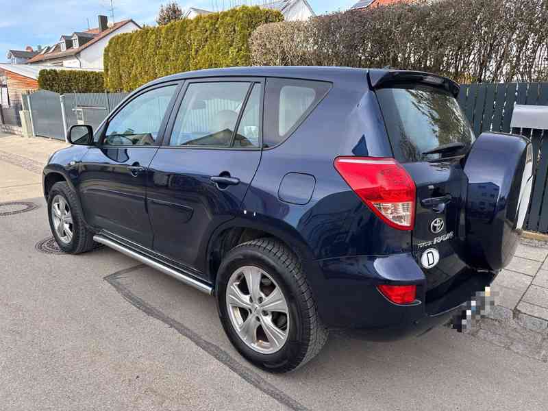 Toyota RAV 4 2.0i 4x4 Executive Aut. benzín 112kw - foto 6