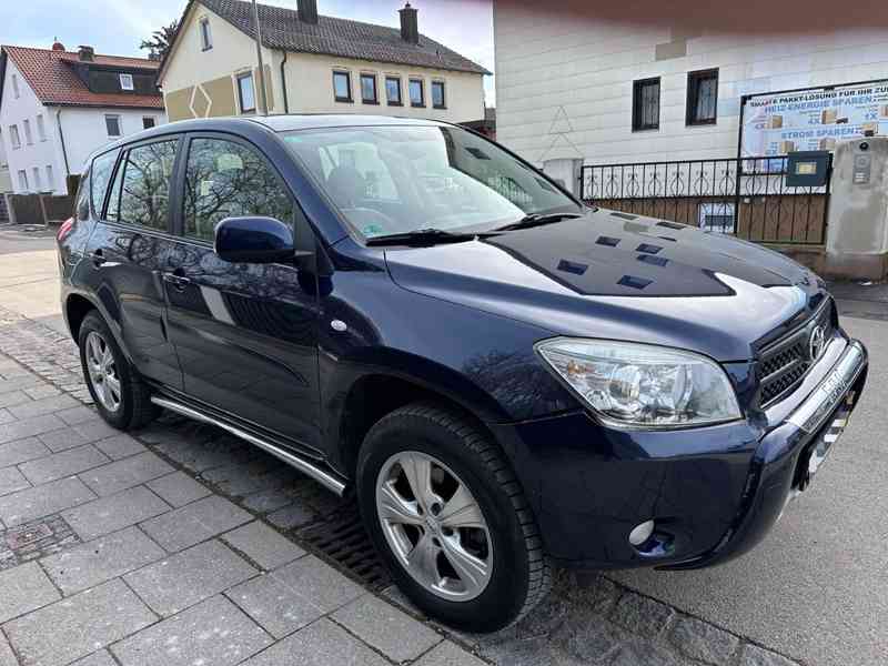 Toyota RAV 4 2.0i 4x4 Executive Aut. benzín 112kw - foto 1