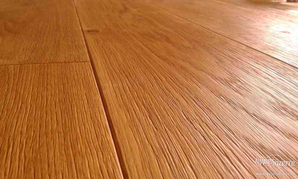 dřevěná třívrtsvá podlaha dubová, jasanová 1-lamela - foto 4