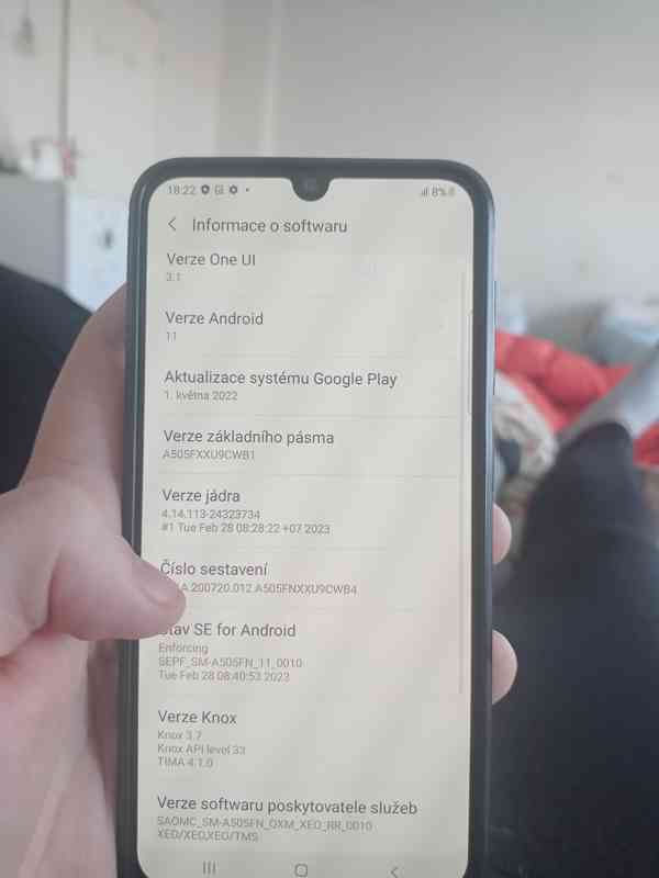 Samsung a50 ve stavu B cena 1000kč - foto 4