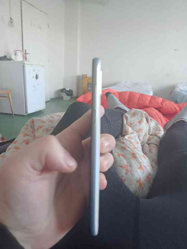 Samsung a50 ve stavu B cena 1000kč - foto 6