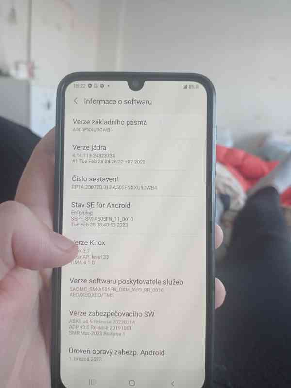 Samsung a50 ve stavu B cena 1000kč - foto 3