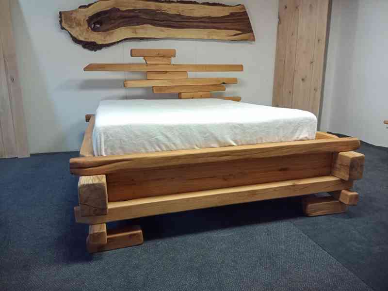 Luxusní postel z dubového masivu - foto 1