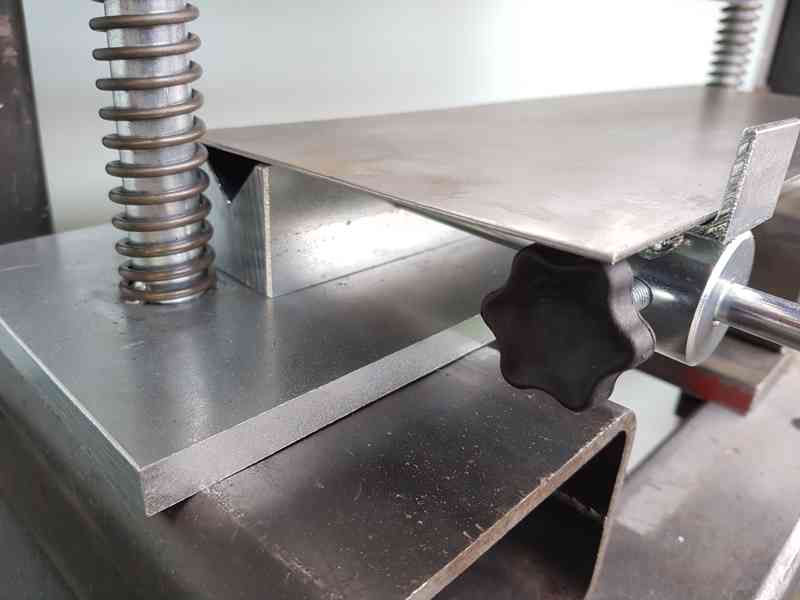 OHRAŇOVACÍ STROJ – NÁSTROJ PRO HYDRAULICKÝ LIS 440 mm  - foto 6