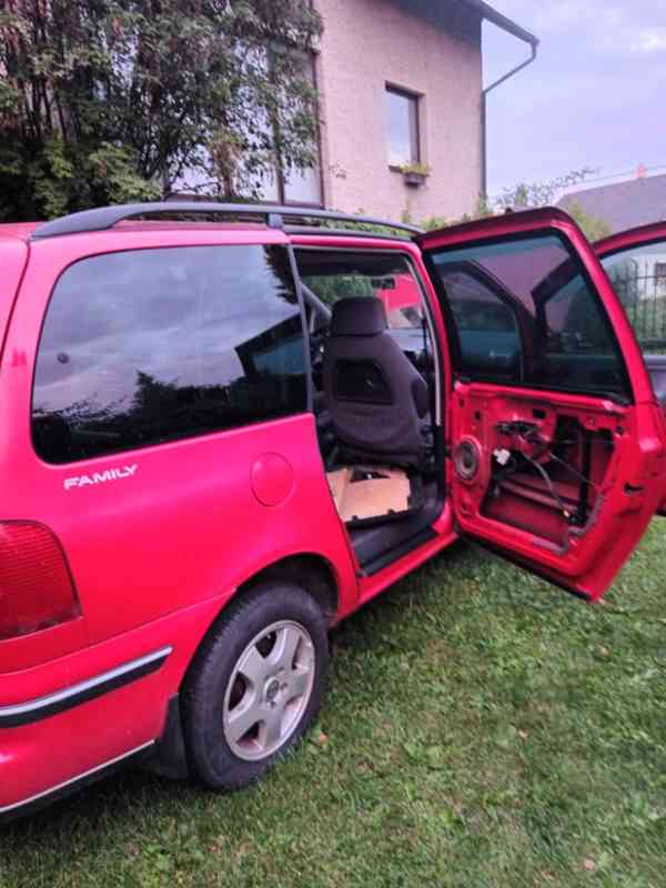 Osobní automobil Volkswagen Sharan 1.9 TDI - foto 13