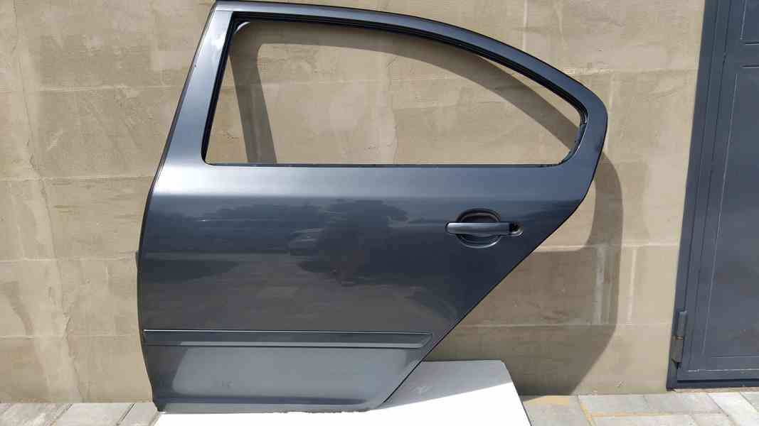 Zadní dveře Škoda Octavia 2 - 5 ks za 2000 Kč - foto 5