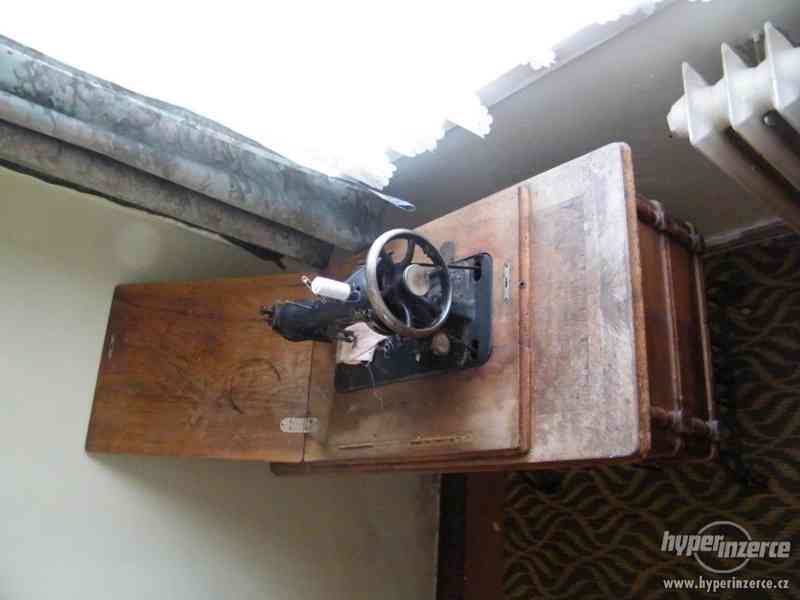 Starožitný šicí stroj STOEWER - foto 2