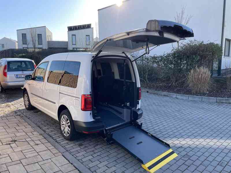 VW Caddy pro převoz vozíčkáře - foto 3