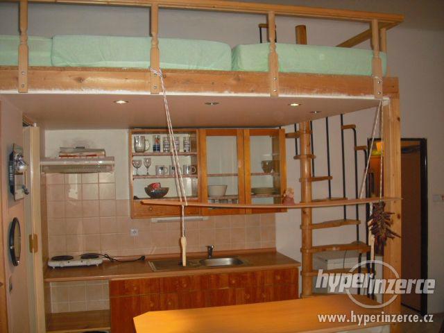 Nabízím k prodeji krásnou garsoniéru 30m2 + 20m2 Jungmanova - foto 2