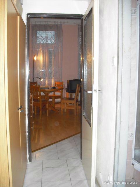 Nabízím k prodeji krásnou garsoniéru 30m2 + 20m2 Jungmanova - foto 6