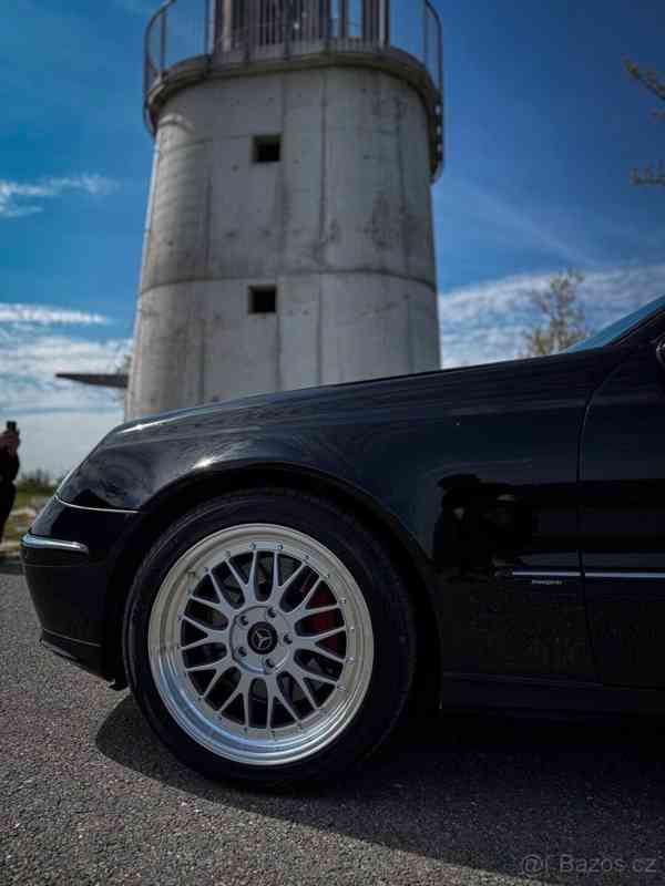 Mercedes-Benz Třídy E W211 E500 - foto 8