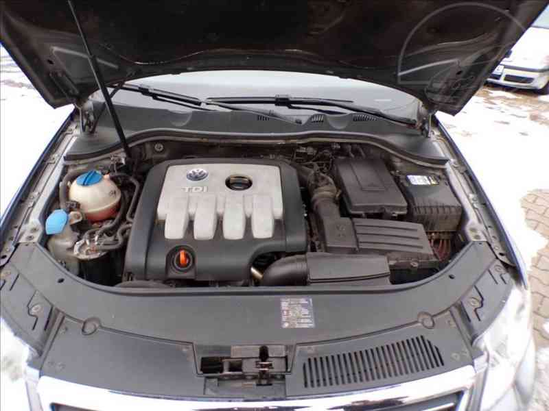 Volkswagen Passat 2,0 TDI DSG - foto 13